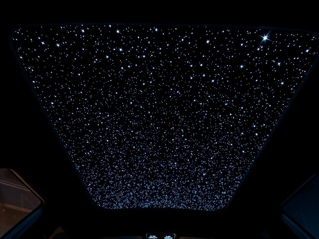 Éclairage d'ambiance combiné à un ciel étoilé